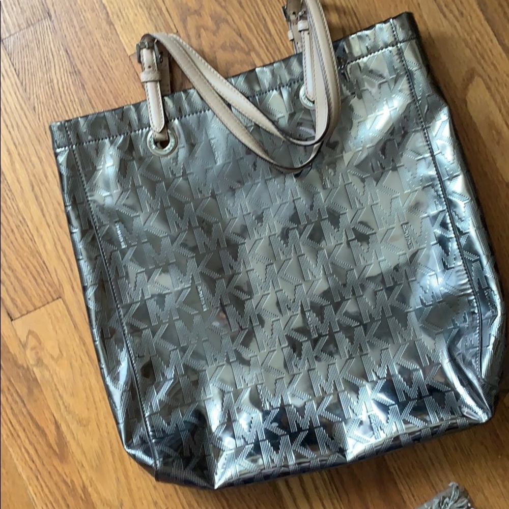 MK tote